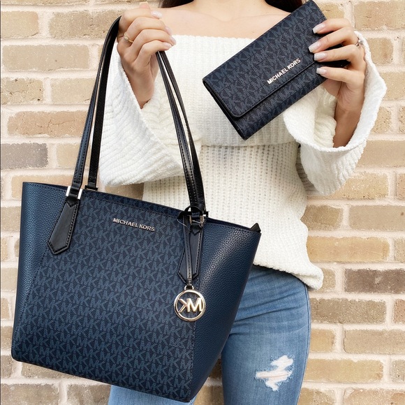 Michael Kors Handbags - Michael Kors tote wallet blue ‼️SALE‼️‼️